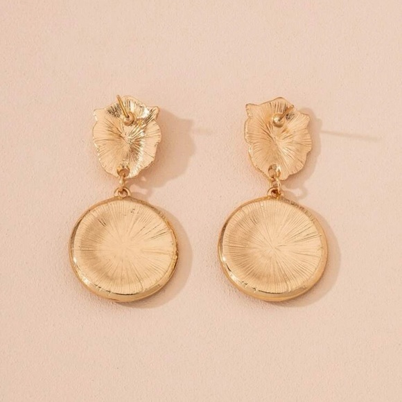 Vintage 90s Style Gold Lion White Zircon Black Lacquer Statement Earrings - Picture 6 of 12